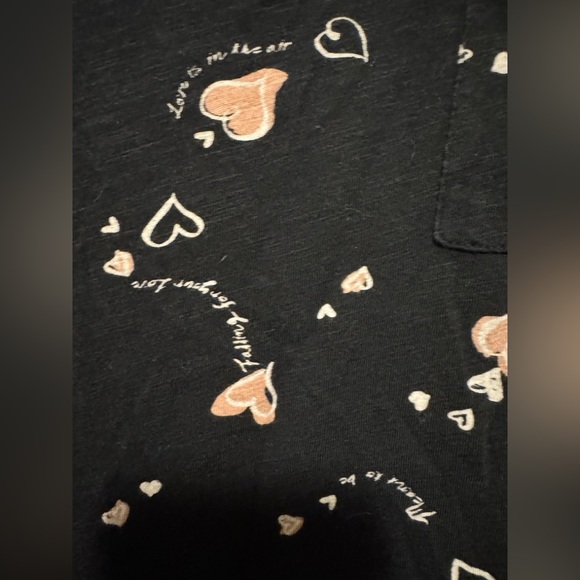 Torrid heart t-shirt size 2 - Picture 2 of 3